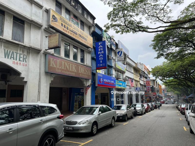 For Sale - 3 STOREY CORNER MAIN ROAD FRONTAGE,MARKET RENTAL ROi 4.5%,DESA PETALING