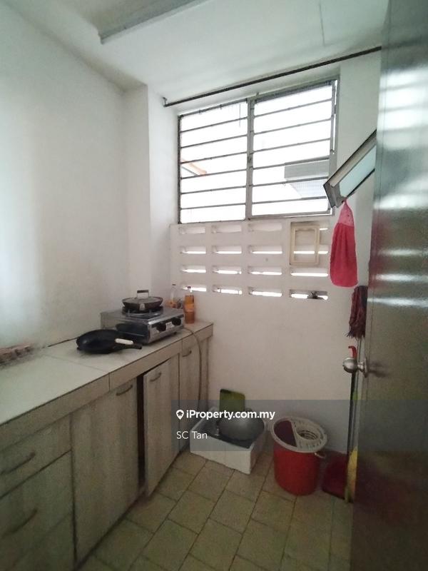 Condominium for Sale in Lagoon Suites by SC Tan - iProperty.com.my