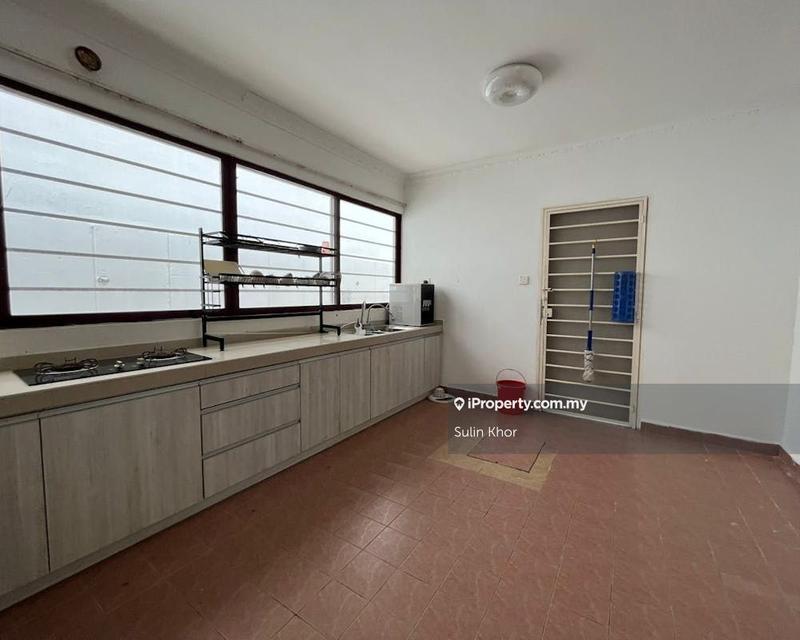 Rumah Berkembar untuk Dijual di Bandar Putra Permai, Seri Kembangan oleh Sulin Khor - iProperty.com.my