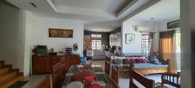 Rumah Berkembar untuk Dijual di Taman Equine, Seri Kembangan oleh Philip Wong - iProperty.com.my