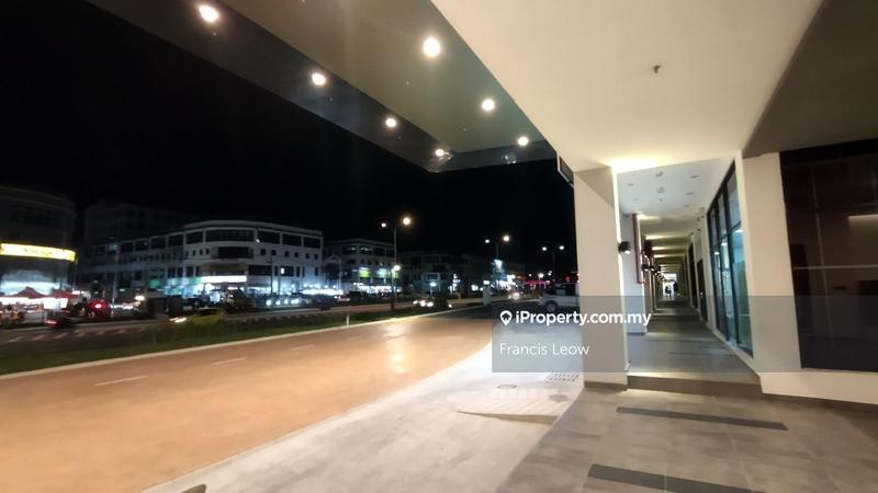 Kedai untuk Dijual di Bandar Country Homes, Rawang oleh Francis Leow - iProperty.com.my