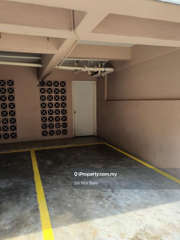 Rumah Bandar untuk Dijual di Ampang Hilir, Ampang oleh Siti Beeb - iProperty.com.my