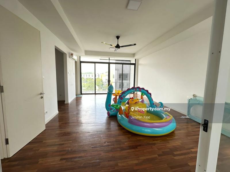 Rumah Berangkai 3 Tingkat untuk Dijual di Lake Fields, Sungai Besi oleh Jesnin Kee - iProperty.com.my