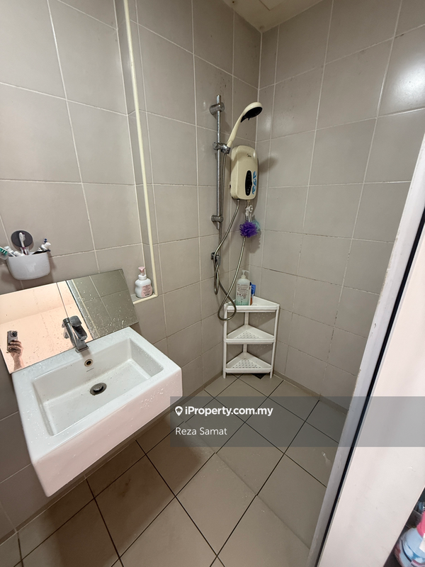 Service Residence for Sale in Suria Jelutong by Reza Samat - iProperty.com.my