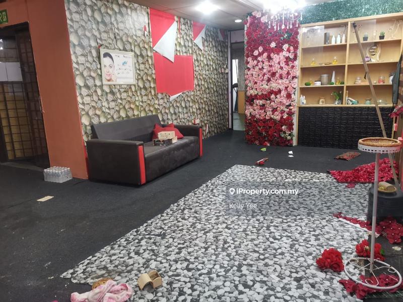 For Rent - 1st Floor Shoplot - Suitable for Office Use as Corporate Office / Consultancy Works