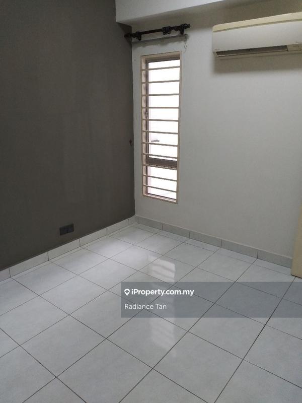 Townhouse for Sale in Kayu Ara, Selangor by Radiance Tan - iProperty.com.my