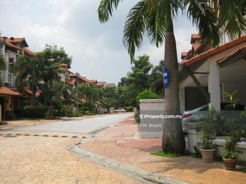 Rumah Berkembar untuk Dijual di Ara Damansara, Selangor oleh Bryant Be - iProperty.com.my