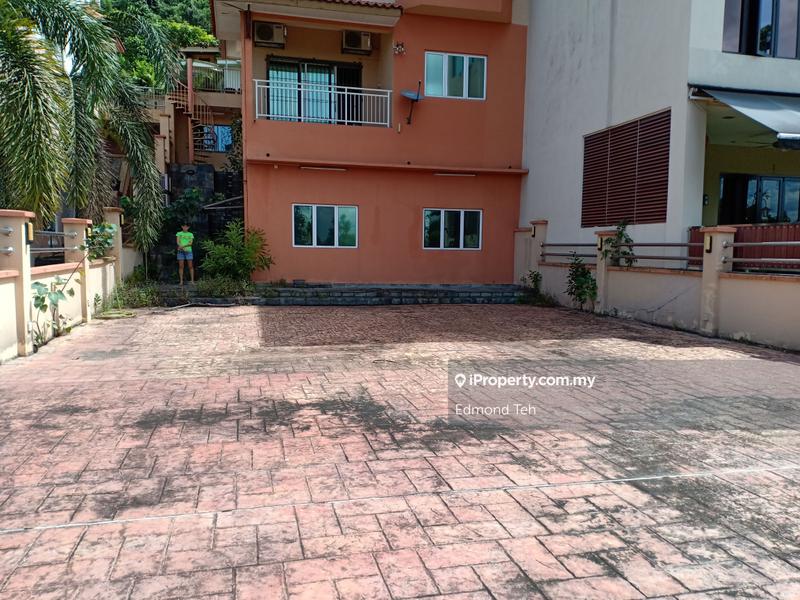Rumah Berkembar untuk Dijual di Pinggiran Bukit Segar 3 storey + Garden, Cheras oleh Edmond Teh - iProperty.com.my