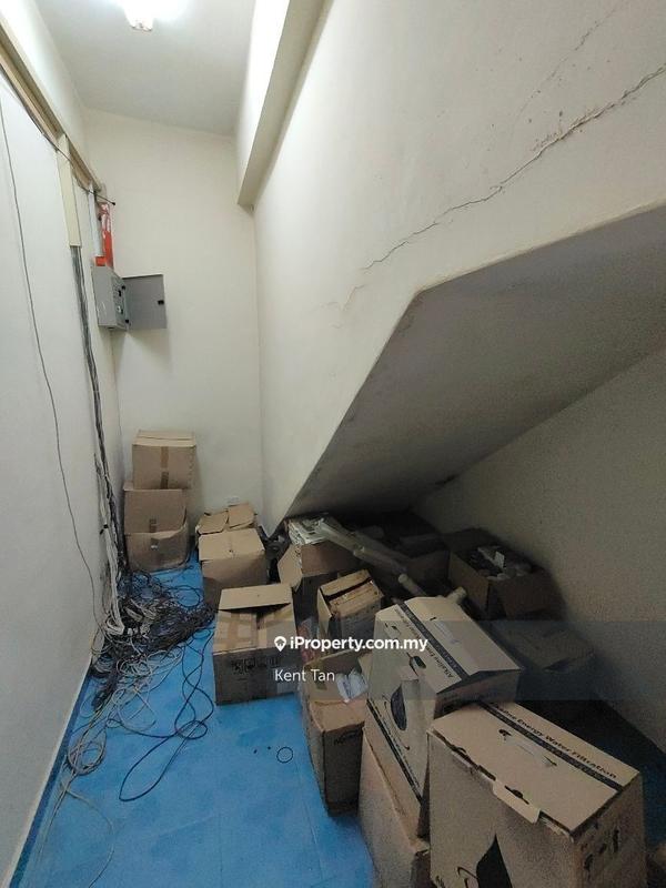 Shop for Sale in Taman Universiti Indah, Seri Kembangan by Kent Tan - iProperty.com.my