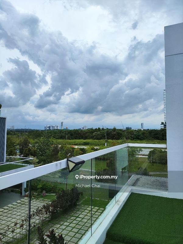 Bungalow House untuk Dijual di Jalan Villa 2/1, Lake Front Villa, Cyberjaya oleh Michael Chai - iProperty.com.my