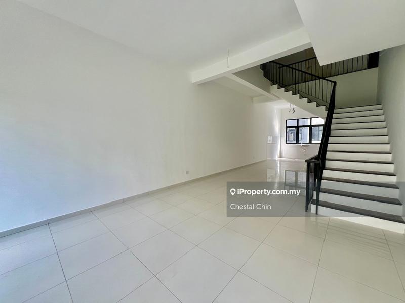 Rumah Bandar untuk Dijual di Taman Bukit Serdang, Seri Kembangan oleh Chestal Chin - iProperty.com.my