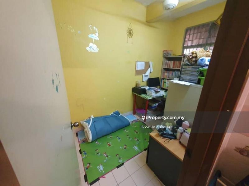 1-storey Terraced House for Sale in End Lot Terrace Seksyen 4 Bangi, Bangi by Izzaitie Zakaria - iProperty.com.my