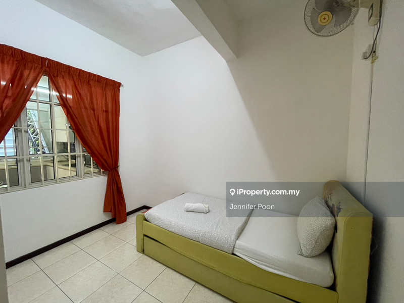 Rumah Berkembar untuk Dijual di Taman Yarl, Jalan Klang Lama (Old Klang Road) oleh Jennifer Poon - iProperty.com.my