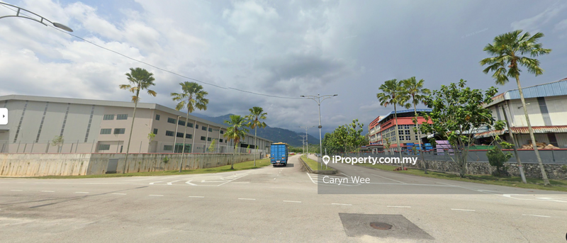 For Rent - GOOD SPEC 4.2 acres detached factory with LOADING BAYs for rent at Proton City