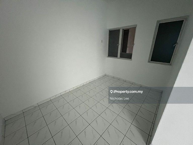 Apartment for Sale in Sky Garden Residences by Nicholas Lee - iProperty.com.my