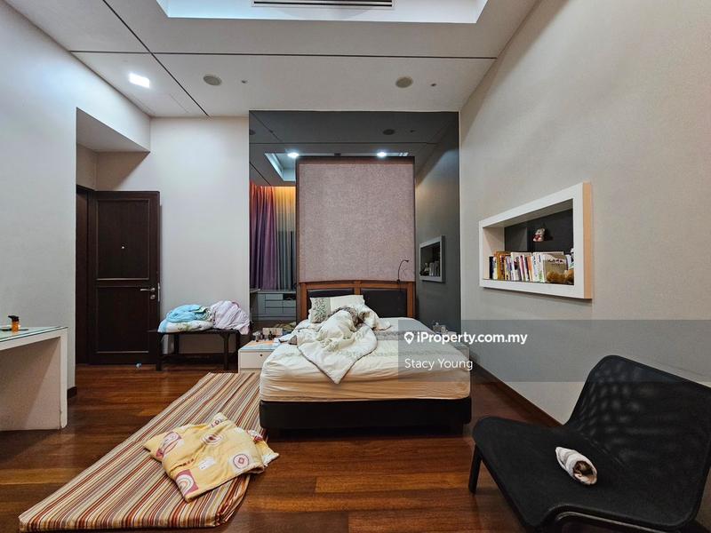 Bungalow House for Sale in Taman Bukit Serdang, Seri Kembangan by Stacy Young - iProperty.com.my