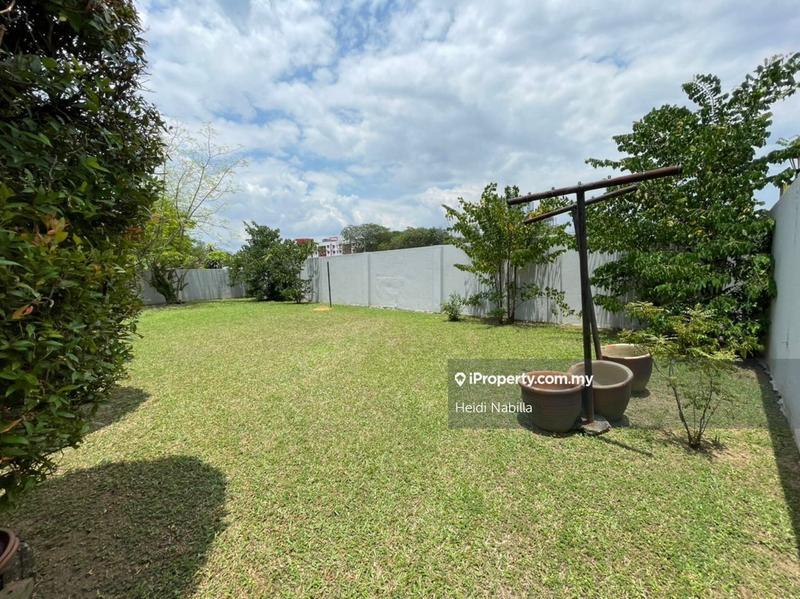 Bungalow House for Sale in Damansara Jaya, Petaling Jaya by Heidi Nabilla - iProperty.com.my