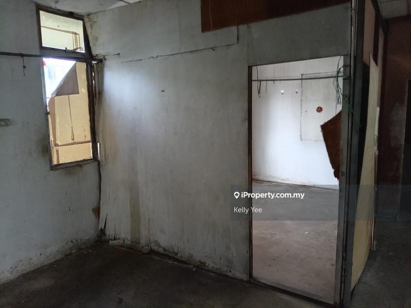 For Rent - 1.5 Storey Light Industrial Shoplot @ Taman Perindustrian Ringan Usahajaya for Rent