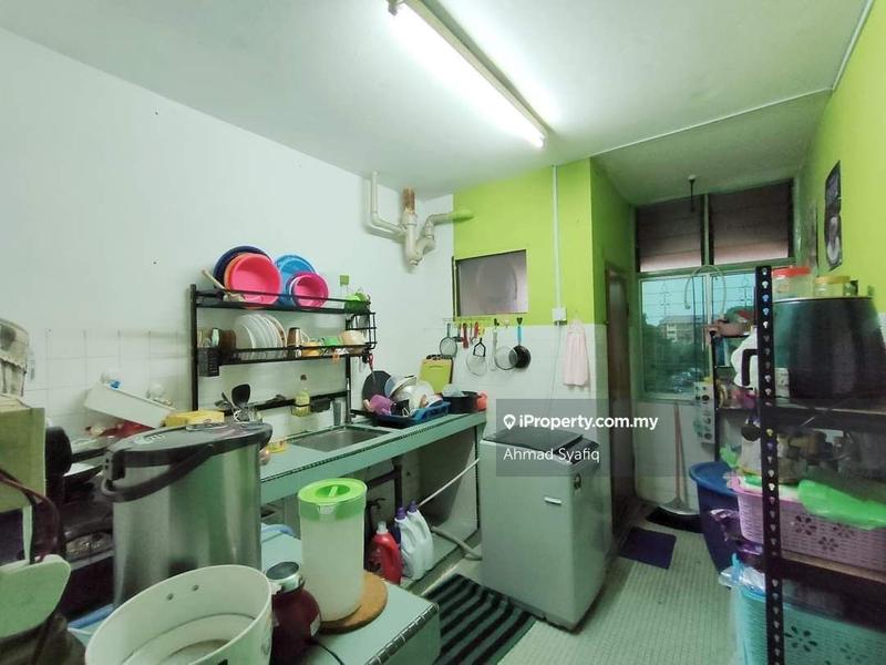 Rumah Pangsa untuk Dijual di Flat PKNS Seksyen 8 oleh Ahmad Syafiq - iProperty.com.my