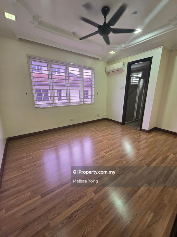Rumah Berkembar untuk Dijual di Taman Naga Emas, Salak South oleh Melissa Yong - iProperty.com.my