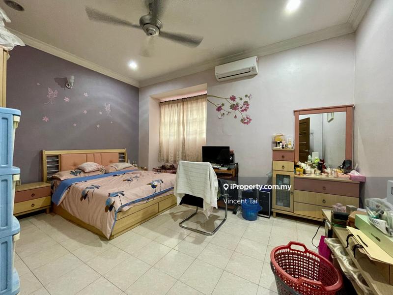 2-storey Terraced House for Sale in Taman Muda, Ampang by Vincent Tai - Lembah Maju 2-sty terrace - master room - iProperty.com.my