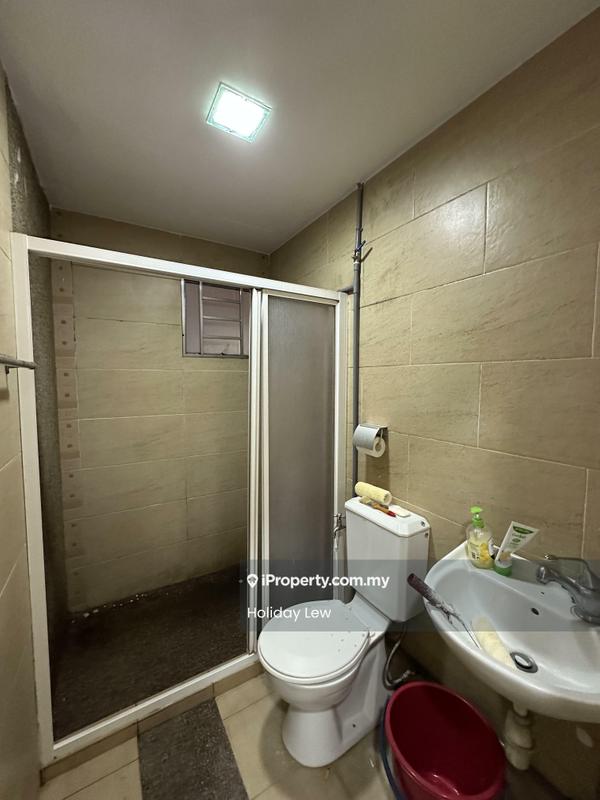 Residensi Servis untuk Disewa di Kuchai Avenue oleh Holiday Lew - Bathroom - iProperty.com.my