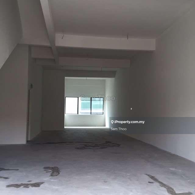 Shop / Office for Sale in Serdang, Seri Kembangan by Sam Thoo - iProperty.com.my
