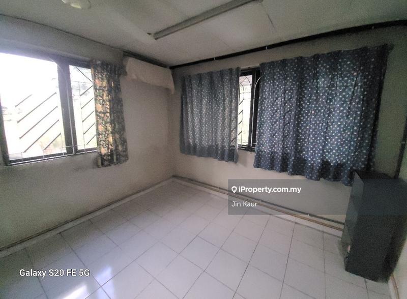 Rumah Berkembar untuk Dijual di Bandar Sungai Long, Selangor oleh Jin Kaur - iProperty.com.my