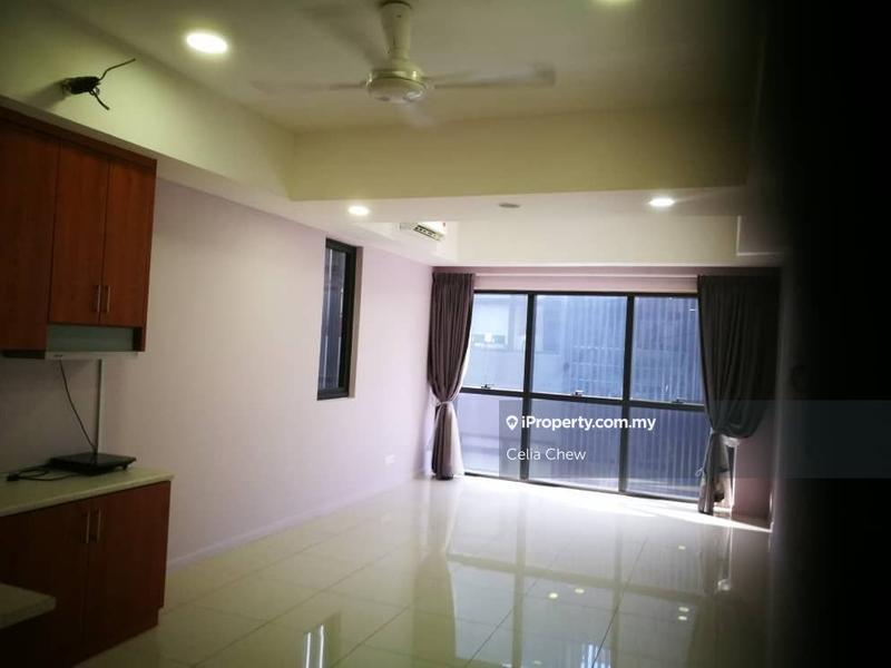 For Sale - Icon Residenz 2 @ Icon City