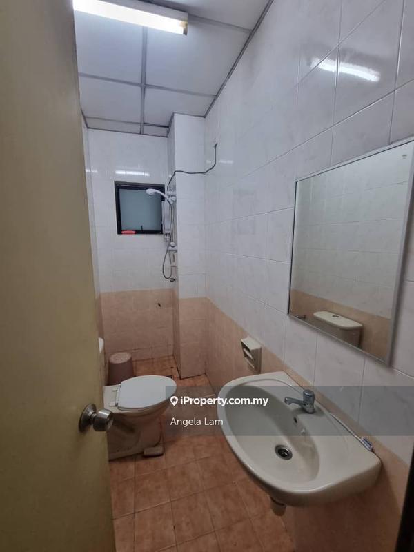 Townhouse for Sale in Villa Dahlia @ Bandar Utama kayu ara, Petaling Jaya by Angela Lam - iProperty.com.my