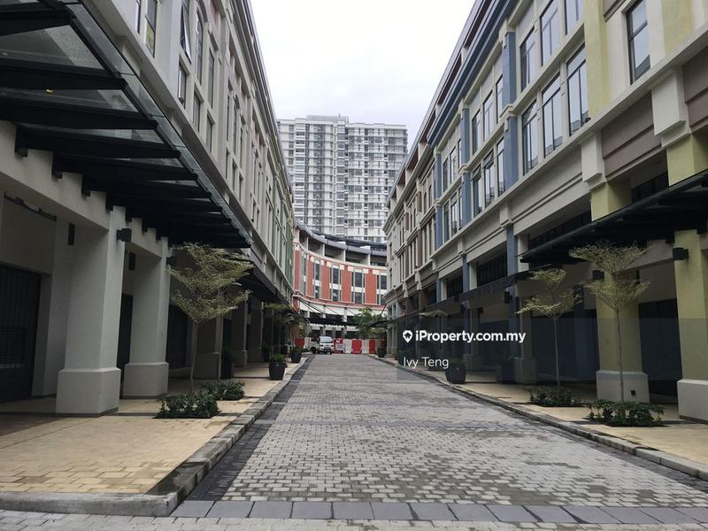 For Rent - Plaza Arkadia