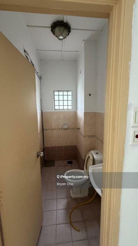 Rumah Berangkai 2 Tingkat untuk Dijual di Taman Prima Saujana, Kajang oleh Bryan Cho - Bathroom - iProperty.com.my