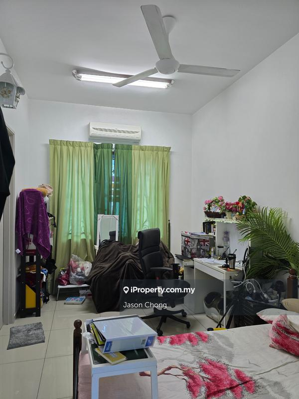 Rumah Berangkai 2.5 Tingkat untuk Dijual di Bandar Botanic, Klang oleh Jason Chong - Top floor bedroom - iProperty.com.my