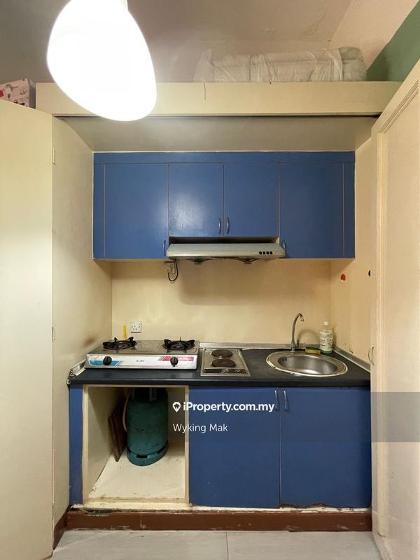 Service Residence for Sale in Holiday Place (D-Villa Residence) by Wyking Mak - iProperty.com.my