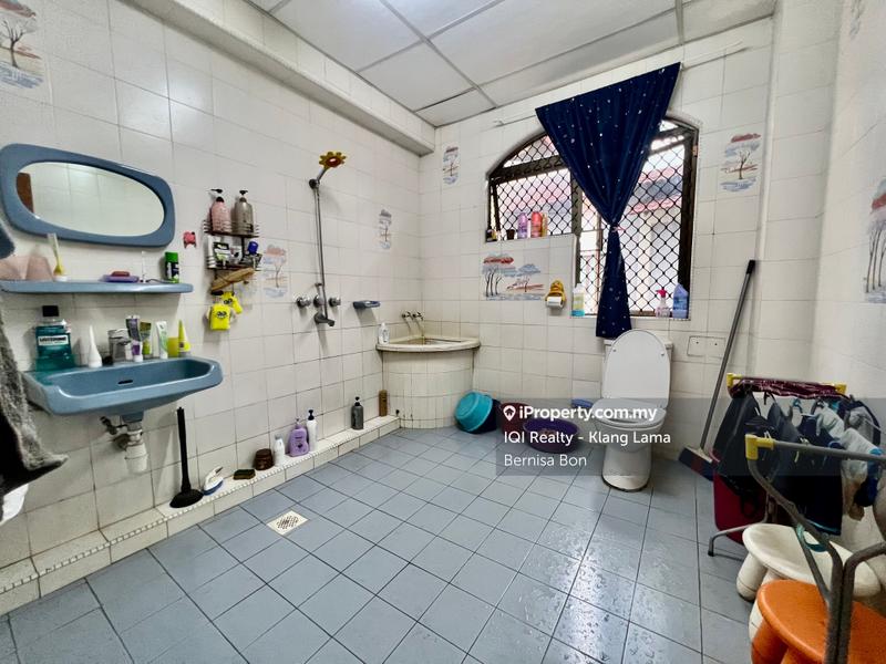 Bungalow House for Sale in Taman Paramount, Petaling Jaya by Bernisa Bon - iProperty.com.my