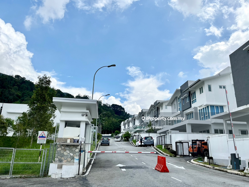 Rumah Teres 2.5-Tingkat untuk Dijual di Astana Kemensah, Ampang oleh Zana Zakri - iProperty.com.my
