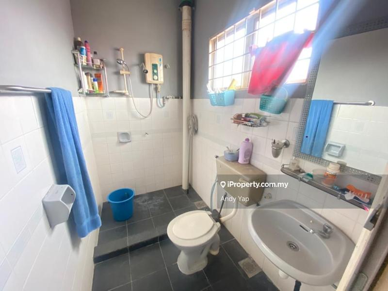 Rumah Teres 2.5-Tingkat untuk Dijual di Bandar Country Homes, Rawang oleh Andy Yap - iProperty.com.my