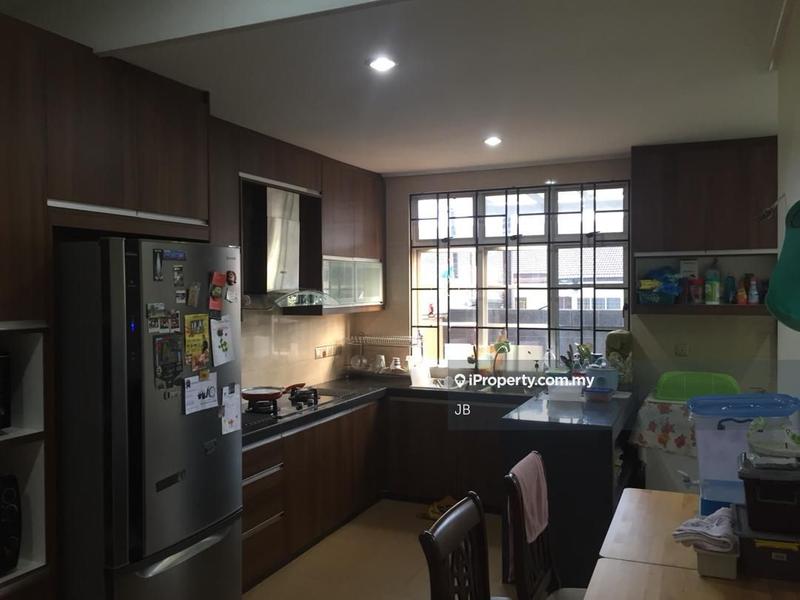 Rumah Berkembar untuk Dijual di Kelana Jaya, Petaling Jaya oleh JB - iProperty.com.my