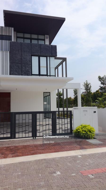 Rumah Berangkai 3 Tingkat untuk Dijual di 16 Sierra, Puchong oleh Jane Hor - iProperty.com.my