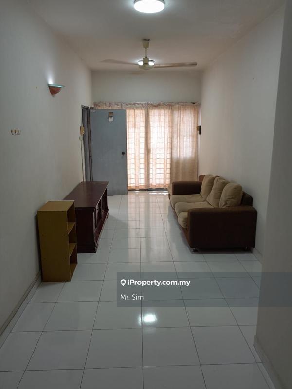 For Rent - Golden Showers (Kondo Ruby)