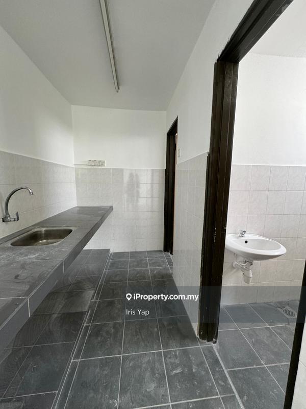 Semi-D Factory for Sale in Taman Perindustrian Taming Jaya, Balakong by Iris Yap - iProperty.com.my