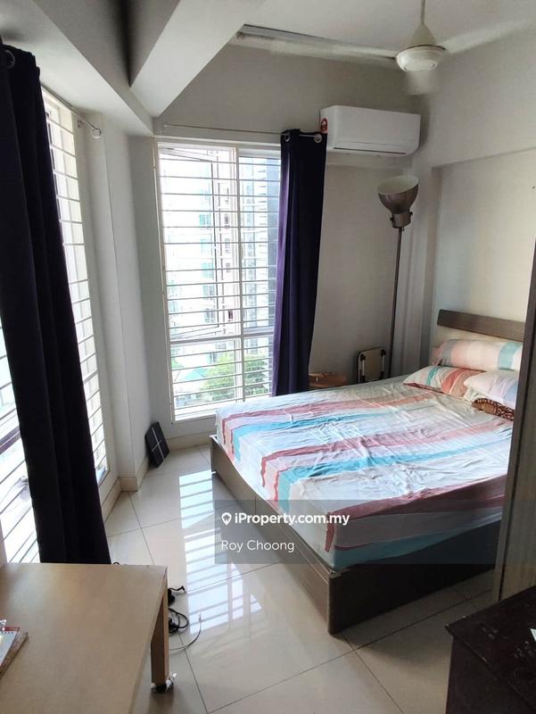 For Sale - Tiara Mutiara / The Crown