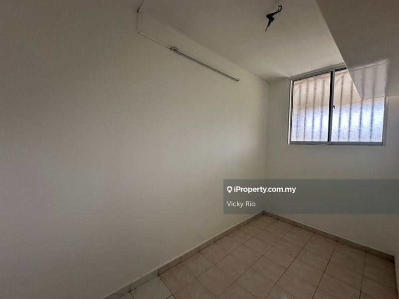 Kondominium untuk Dijual di Palm Court Condominium oleh Vicky Rio - iProperty.com.my