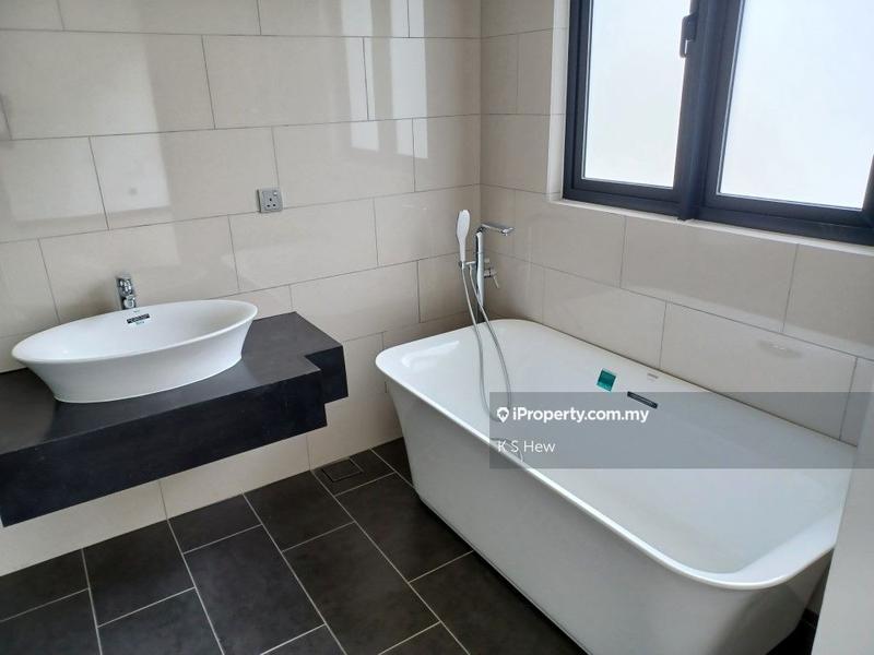 Rumah Teres 4-Tingkat untuk Dijual di Seri Kembangan, Selangor oleh K S Hew - iProperty.com.my