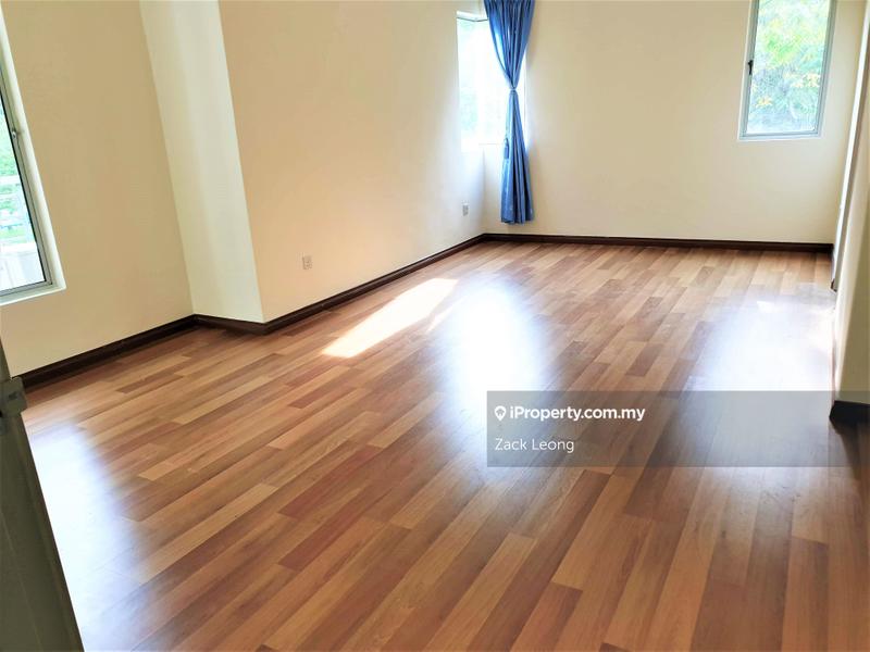 Rumah Bandar untuk Dijual di Taman Bukit Serdang, Seri Kembangan oleh Zack Leong - iProperty.com.my