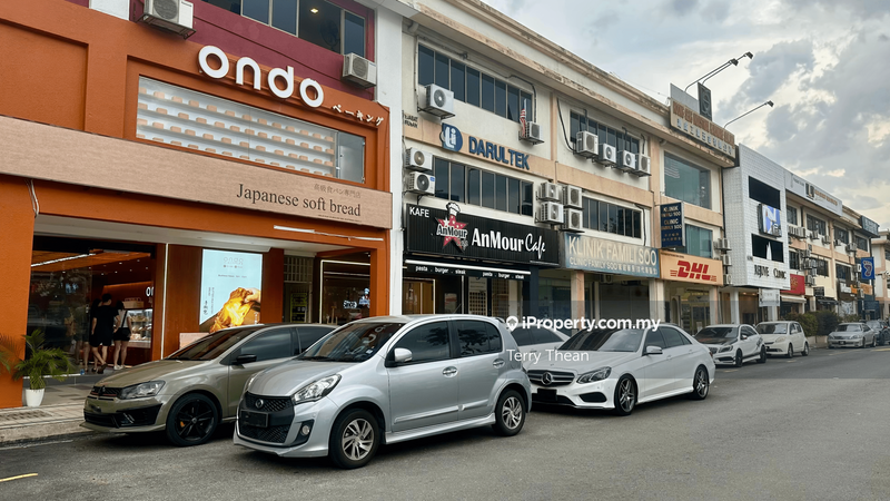 For Sale - Corner Shop @ Kuchai Lama , Good Investment & Prime Location