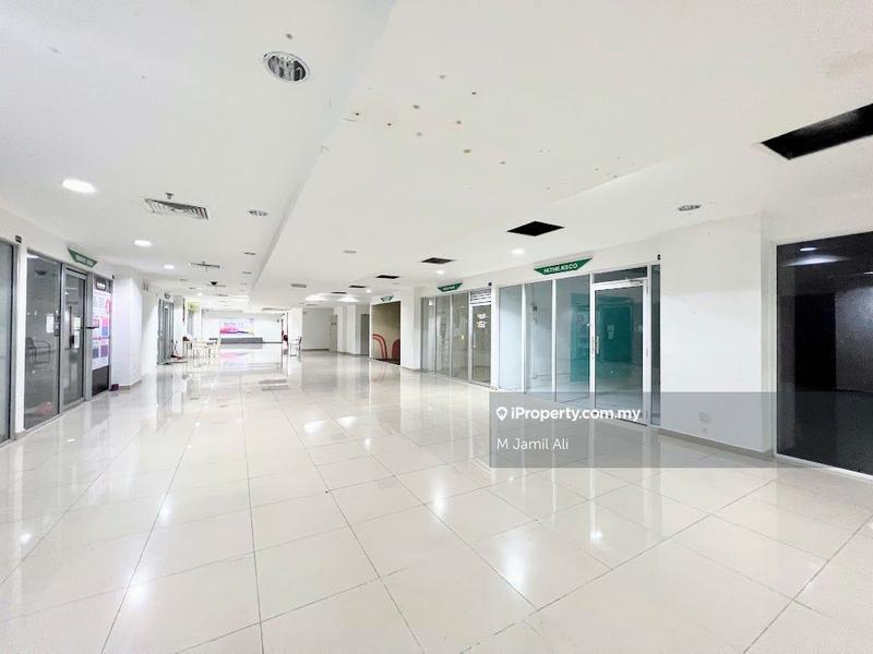 For Sale - Summit Signature Mall