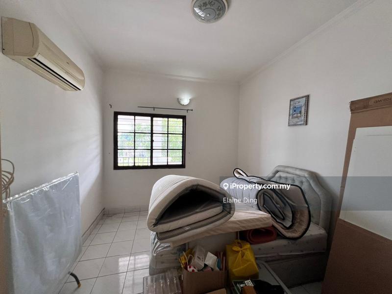Rumah Bandar untuk Dijual di Country Heights, Kajang oleh Elaine Ding - iProperty.com.my