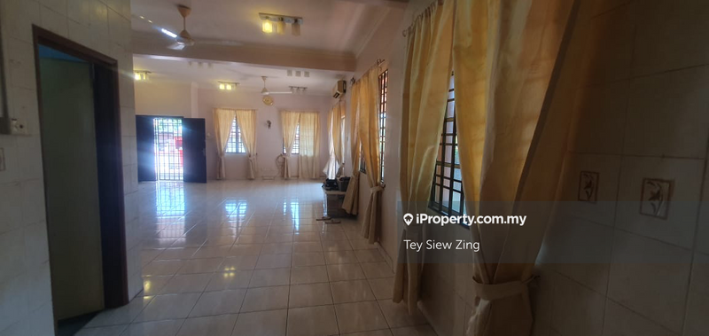 Semi-Detached House for Sale in Taman Bukit Serdang, Seri Kembangan by Tey Siew Zing - iProperty.com.my