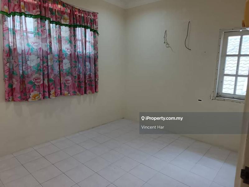 Bungalow House for Sale in Desa Manjung Raya, Lumut by Vincent Har - iProperty.com.my
